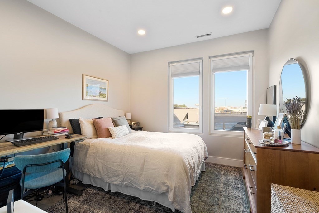 610 Rutherford Ave, Charlestown