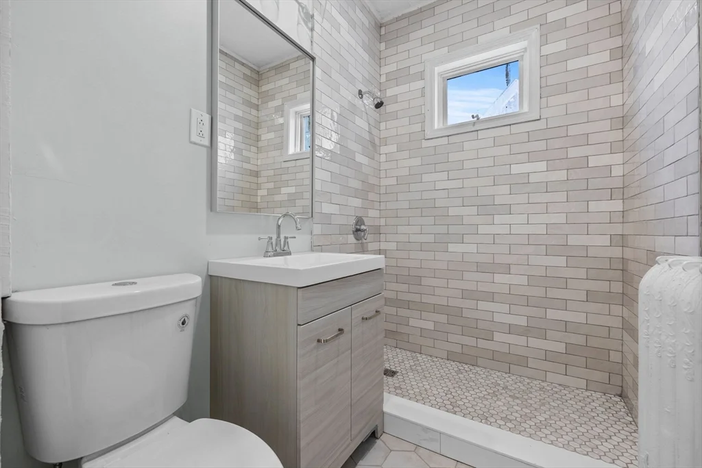 48 Hamilton Ave, Lynn