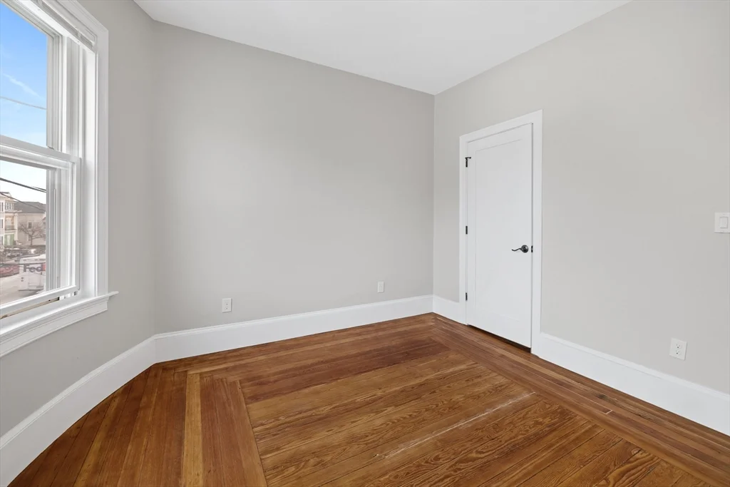 921-923 East Broadway, South Boston