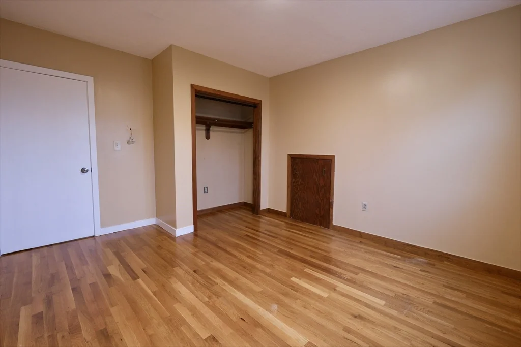 26 Cleveland St, Dedham