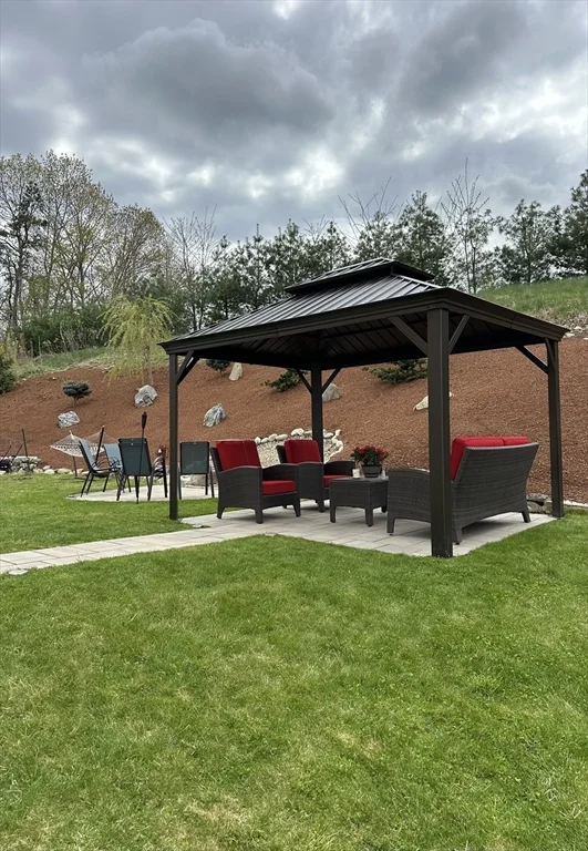 23 Skyview Dr, Millbury