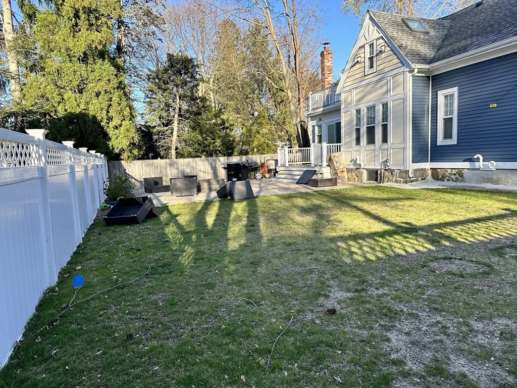 14 Fairview Rd, Lynnfield