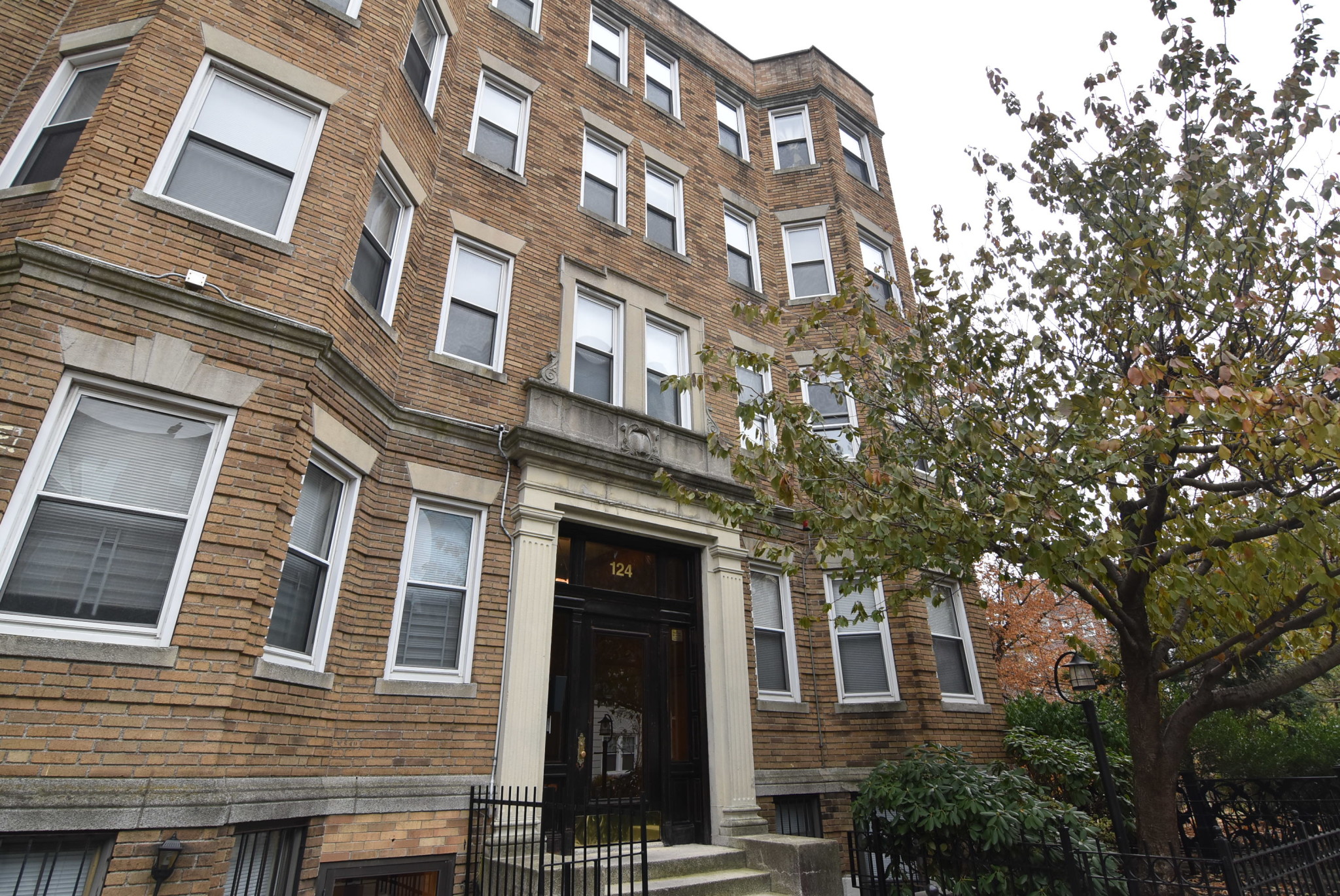 124 Peterborough St, Fenway