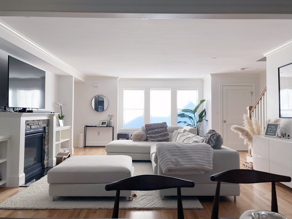 72 Holland, Winchester