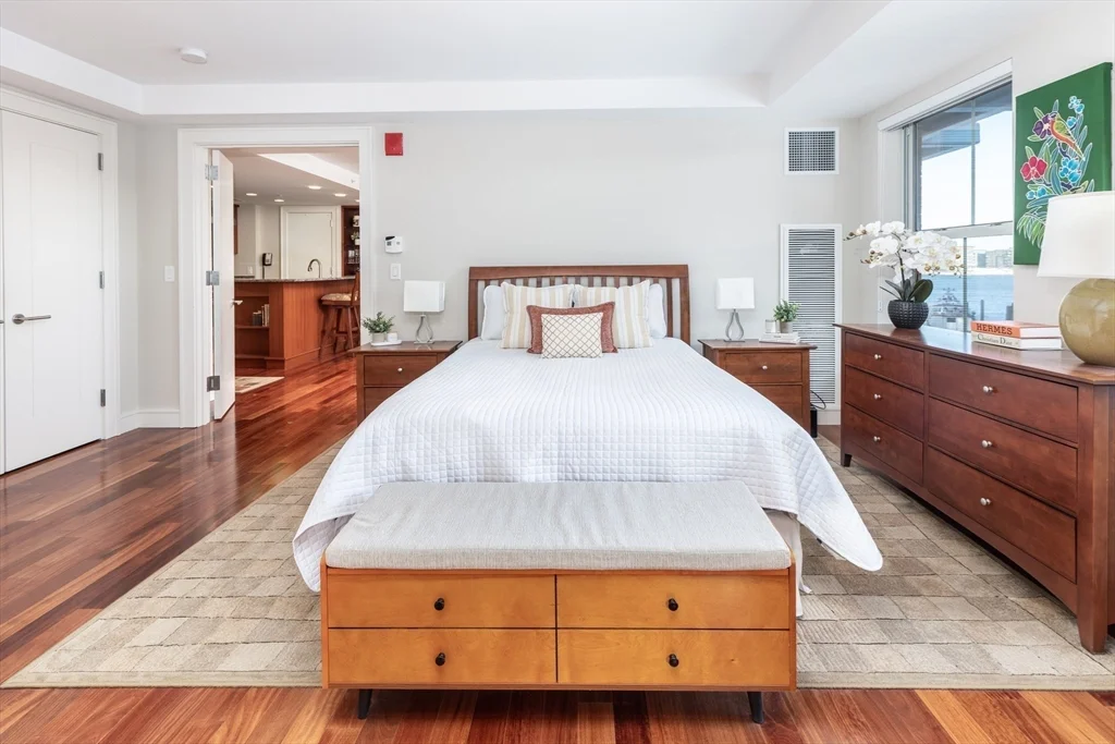 4 Battery Wharf, North End