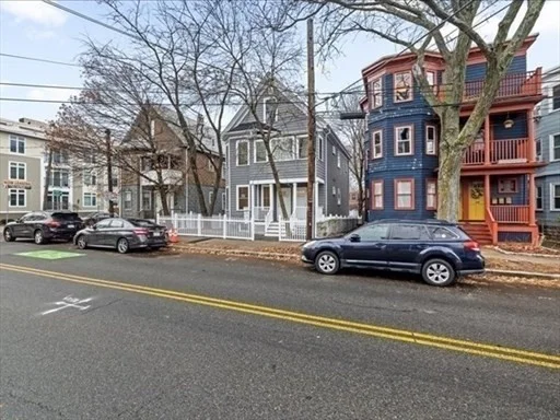17 Cameron Ave, North Cambridge