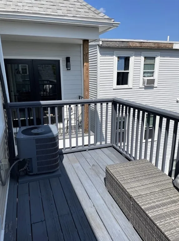 258 Everett St, East Boston