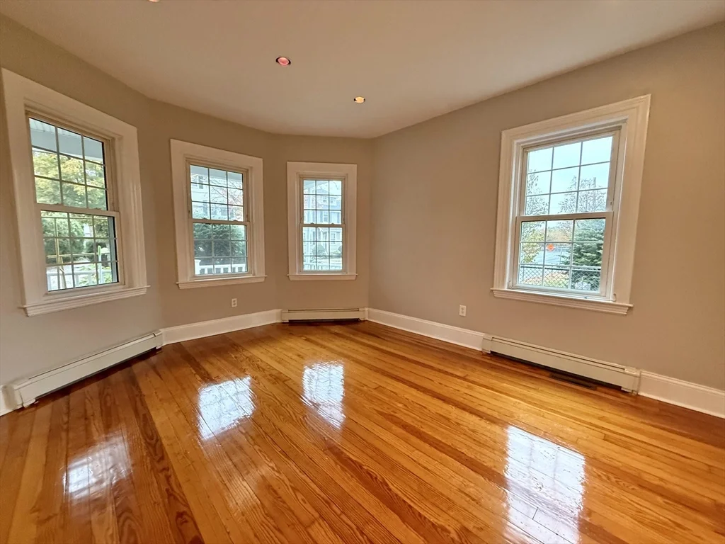 89 Grove St, Belmont