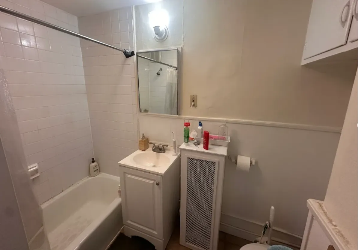 550 Broadway, Magoun Square