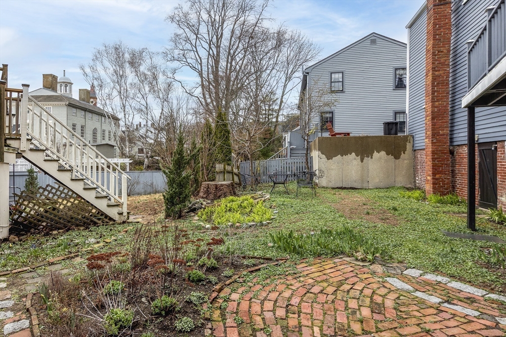 137 Washington, Old Town