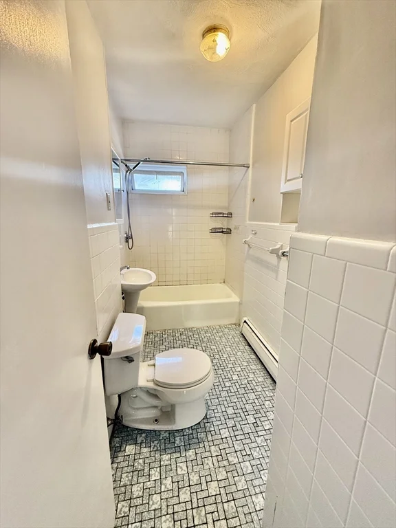 35 Calvin St, Ward Two