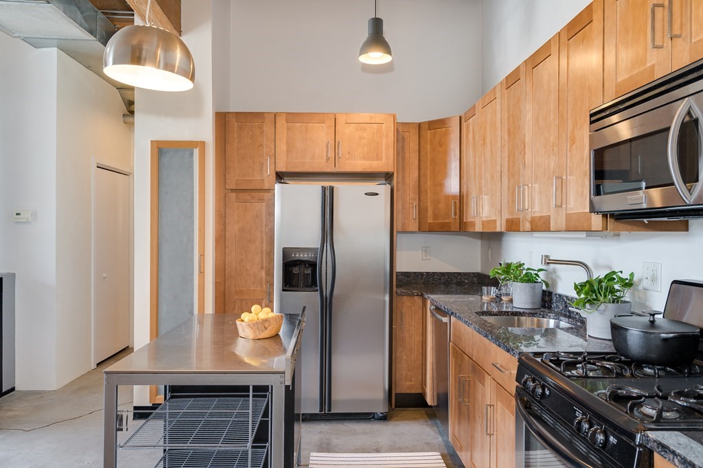 43 Charlton, Everett