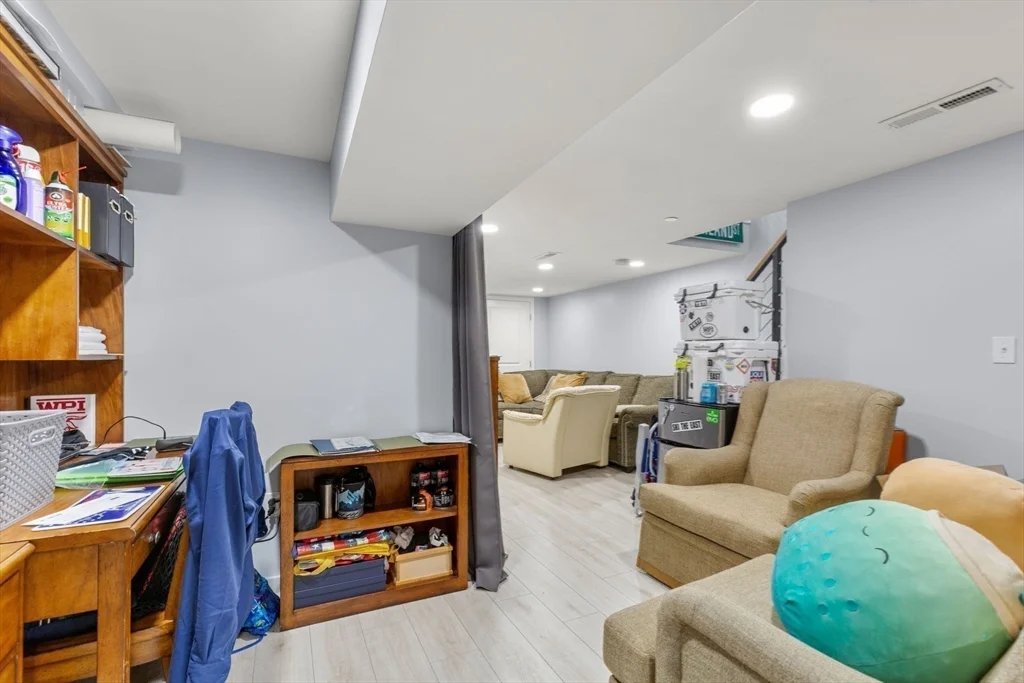 32 Cameron Ave, Teele Square