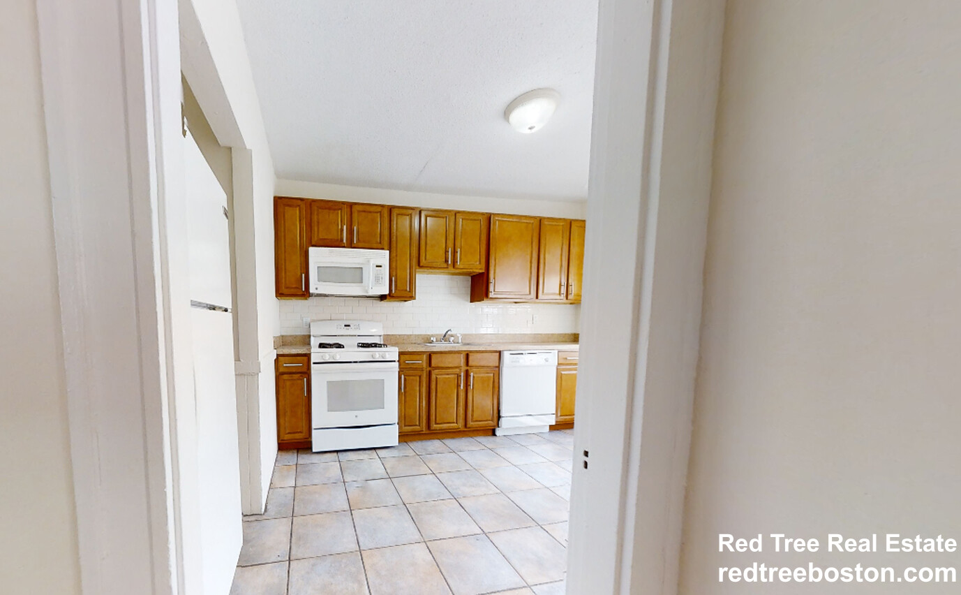 5 Barrows St, Allston