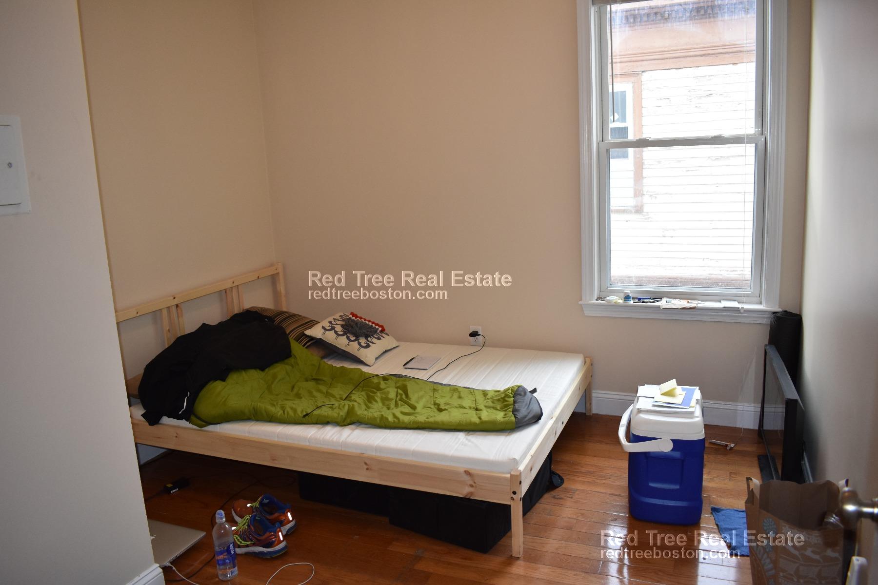 30 Circuit St, Roxbury