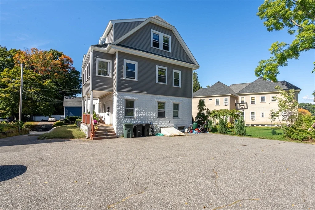 144 Waverly Rd, North Andover