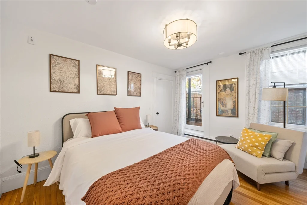 102 Revere St, Beacon Hill