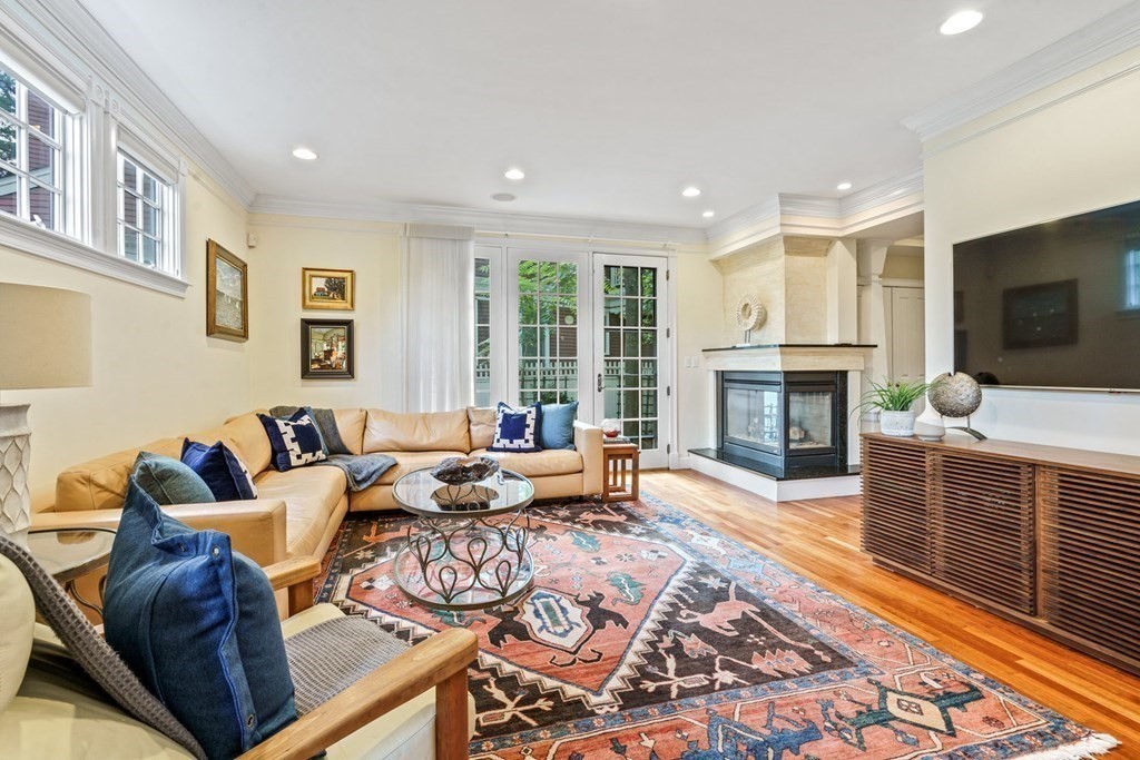 76 Putnam Ave, Cambridge