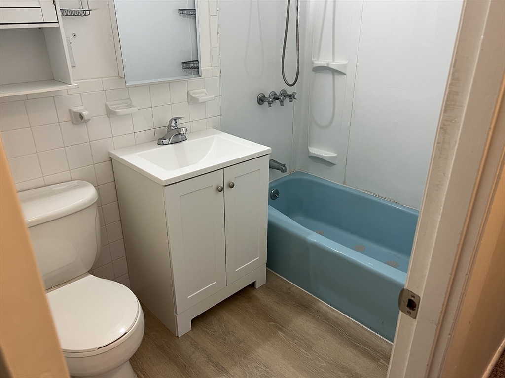 400 Governors Park, Winthrop