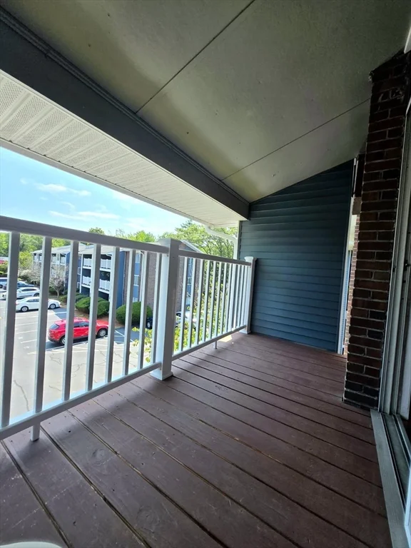 11 Woodcrest Ct, South Weymouth