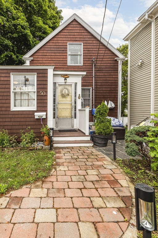 50 Rowland St, Marblehead