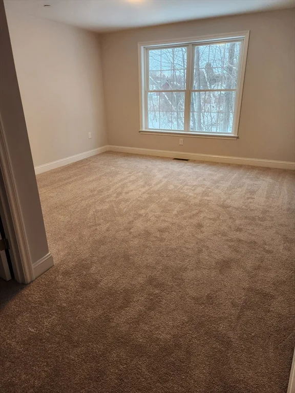 32 Four Seasons Dr, Hampstead