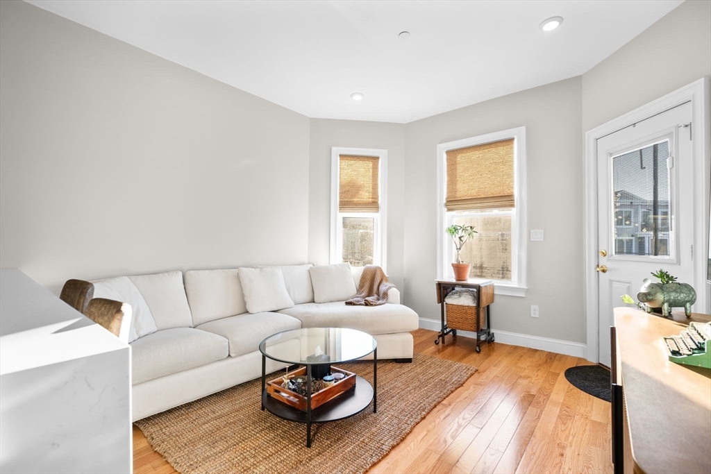 35 Somerset Ave, Winthrop