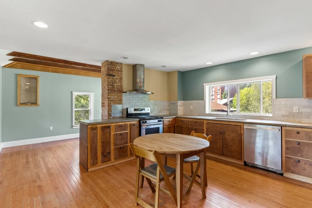 16 Edwin St, Brookline
