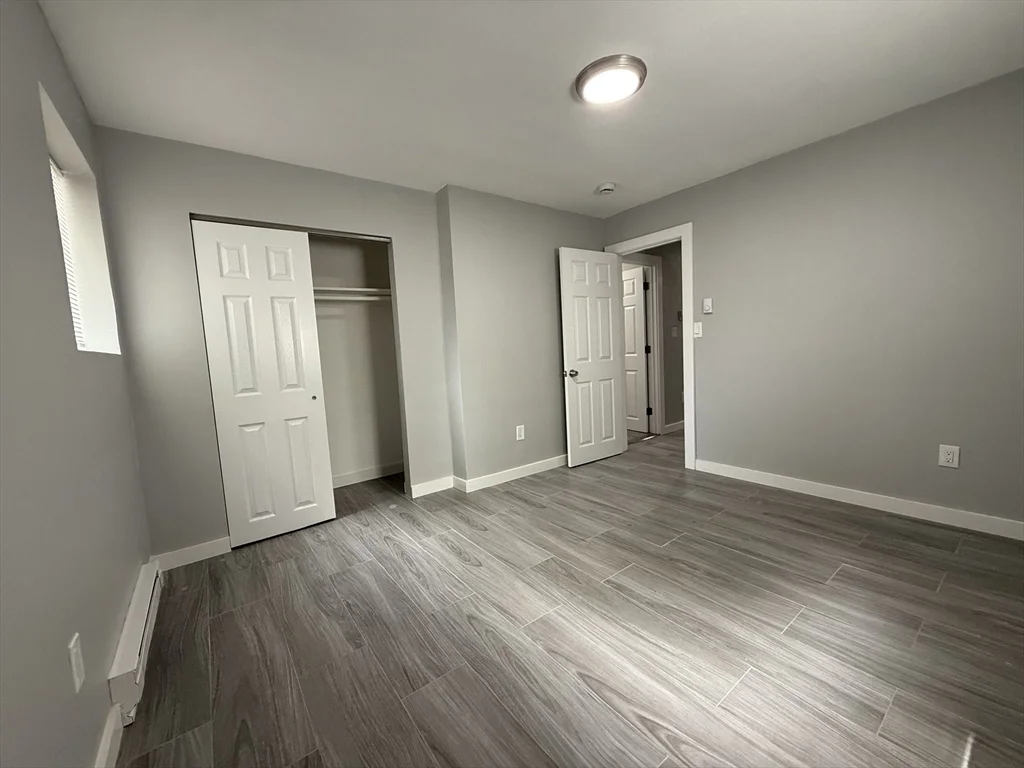565 Hyde Park Ave, Roslindale