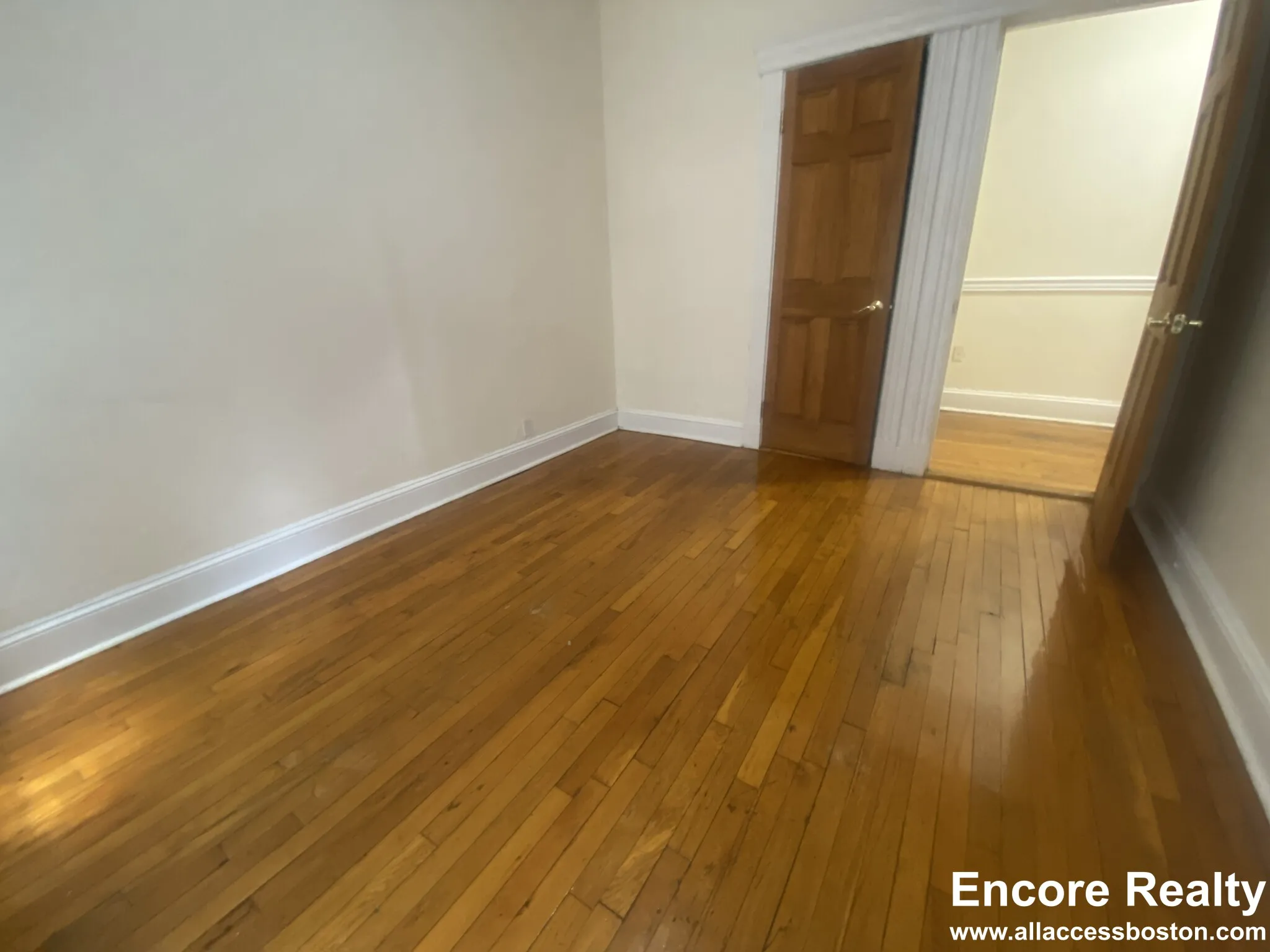 364 Riverway, Mission Hill