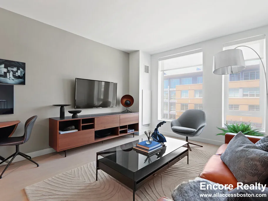 390 Harrison Ave, South End