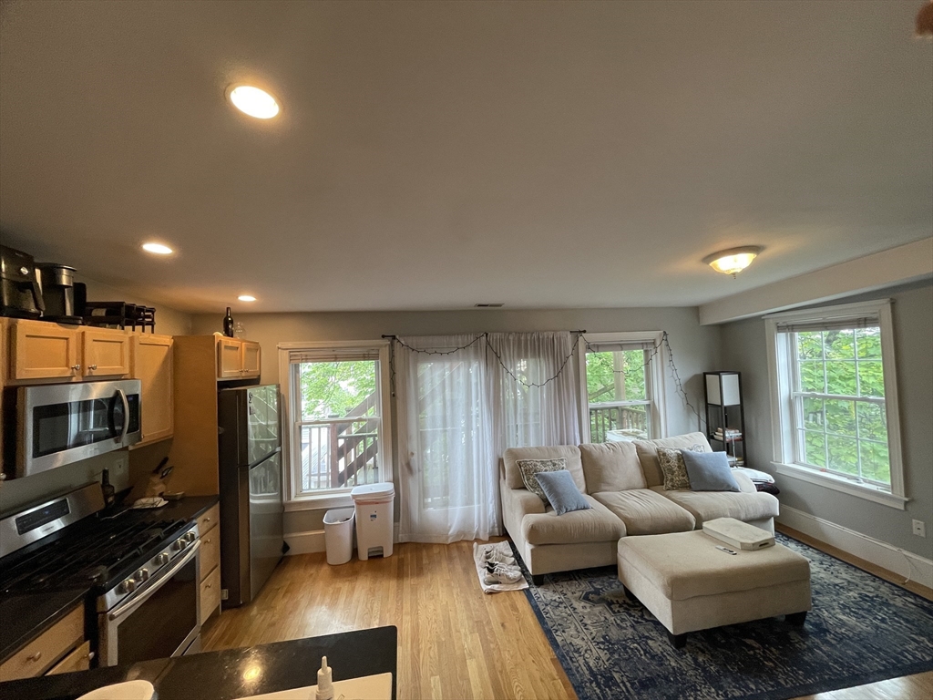 302 W 3rd St, South Boston