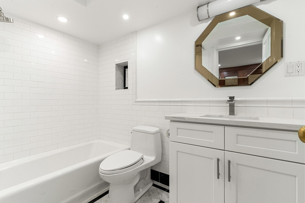 198 Beacon St, Back Bay