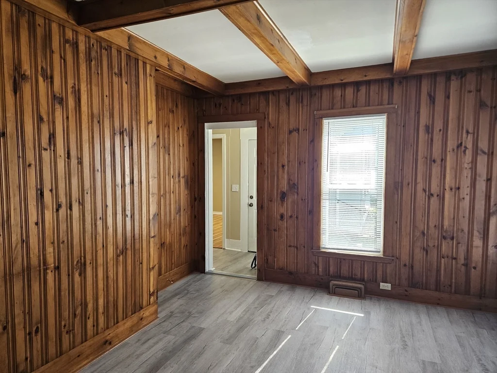 44 Chestnut St, Marlborough