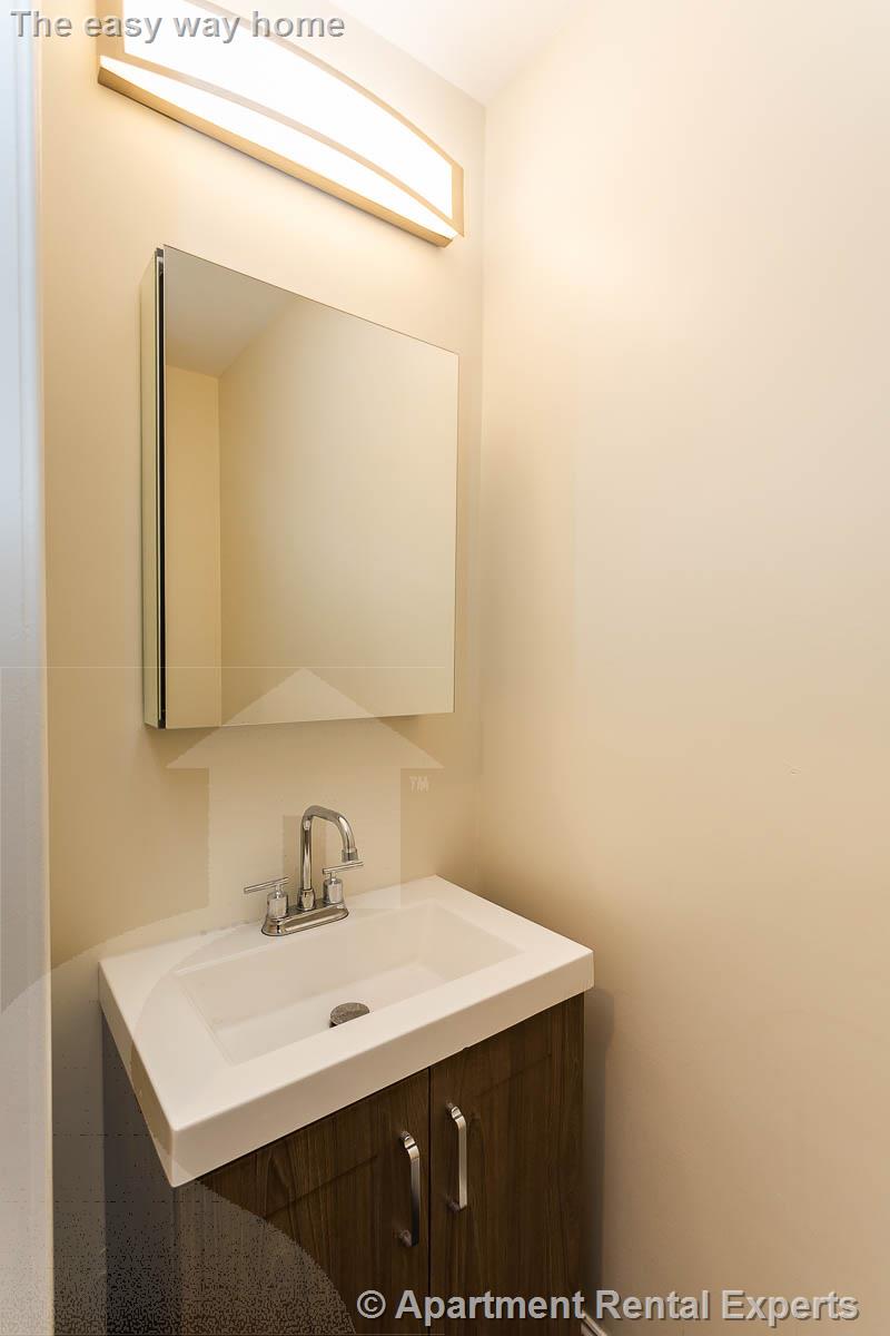 476 Fulton St, Medford Square