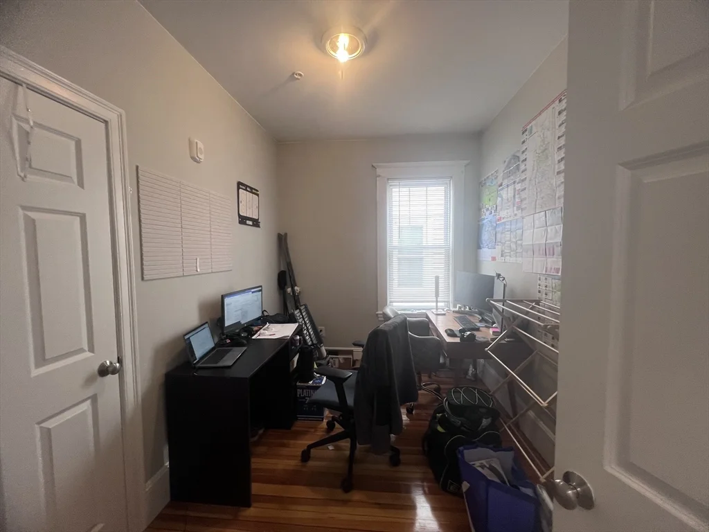 247 L St, South Boston