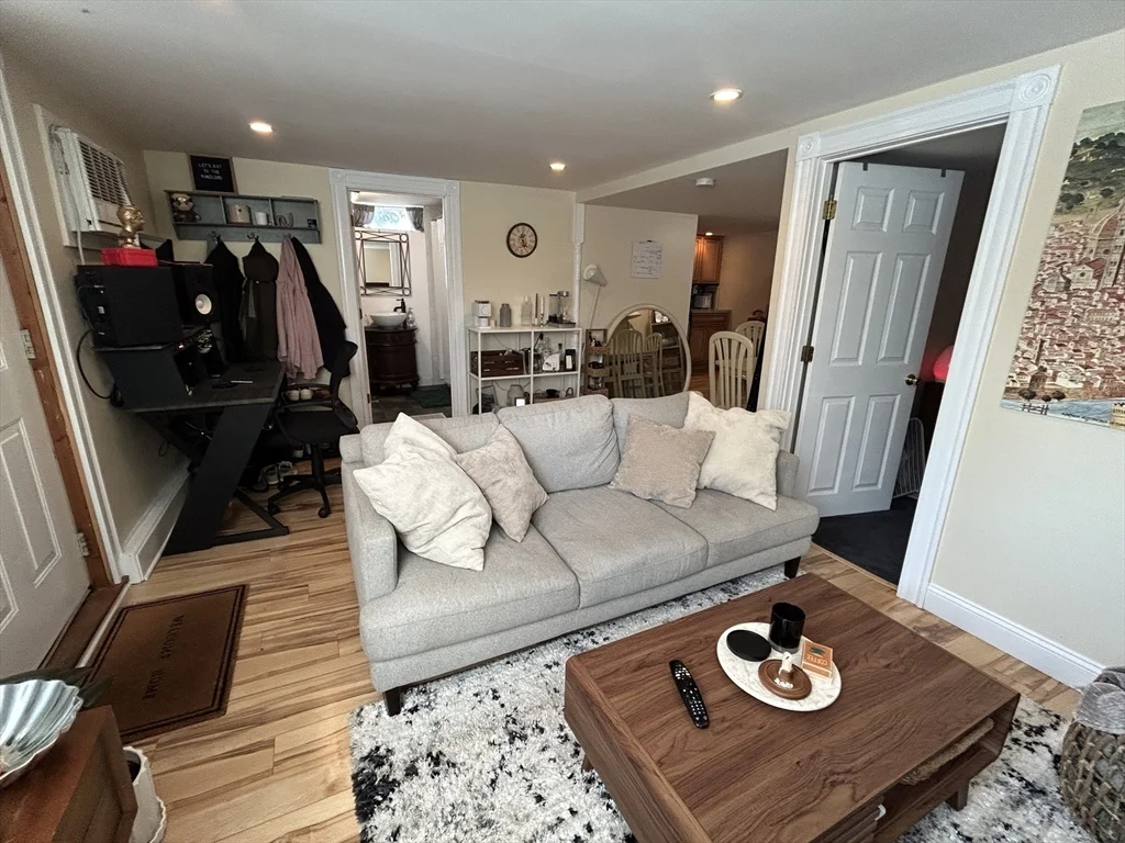 11 Main St, Woburn