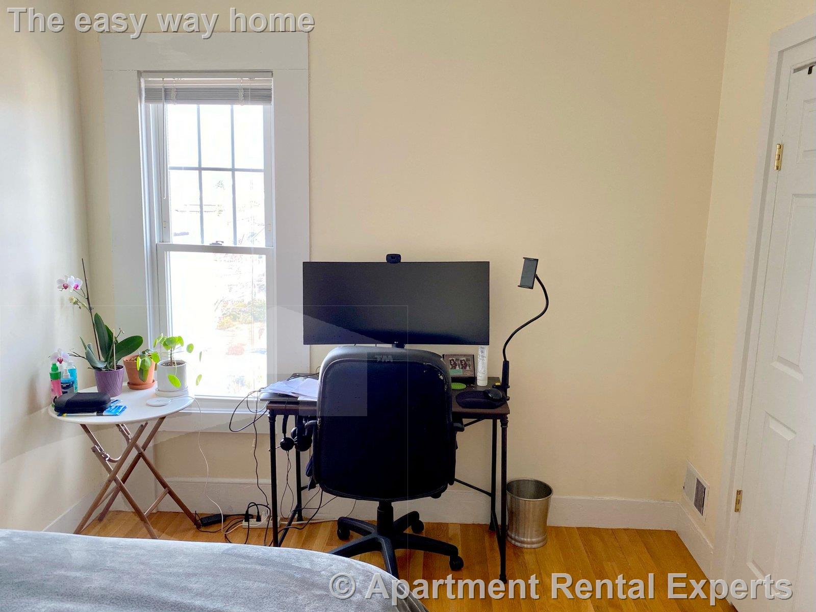 14 Rockland Pl, Malden Center