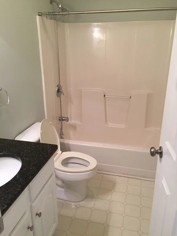 7 Conant Rd, Winchester