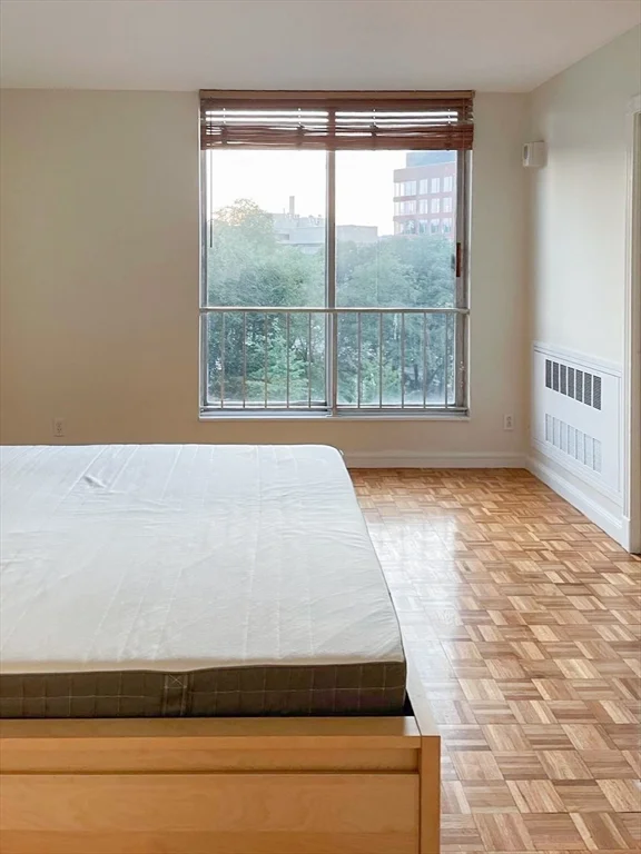 33 Pond Ave, Brookline Village