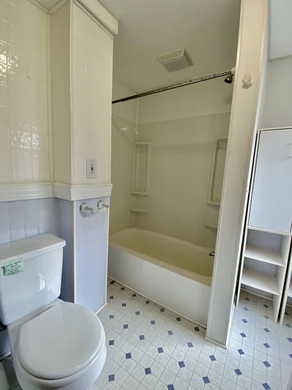 20 Webster Ave, East Somerville