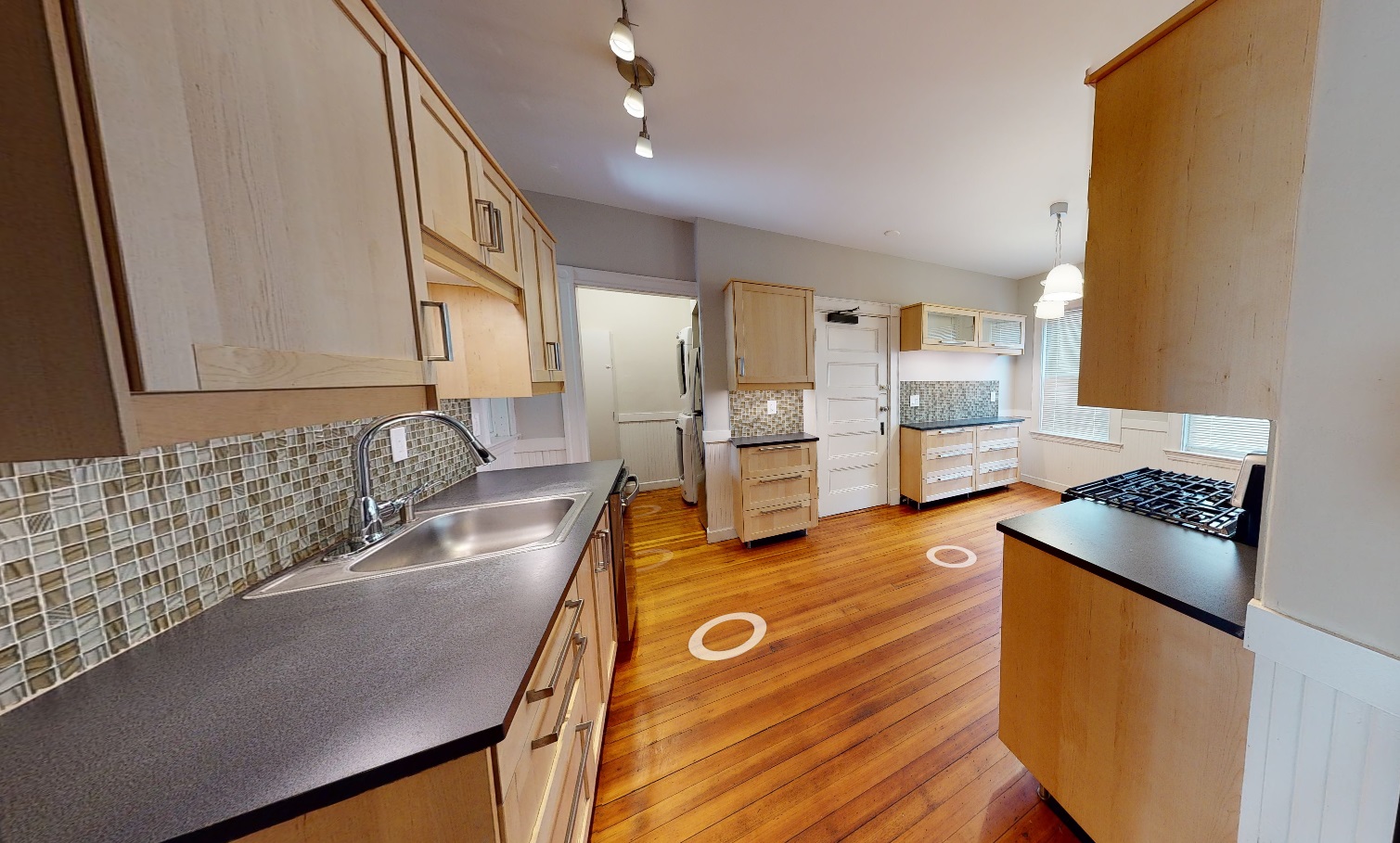 3 bed, 2 bath apartment for rent at 107 Oxford St Unit 3T, Baldwin — photo 4 of 14