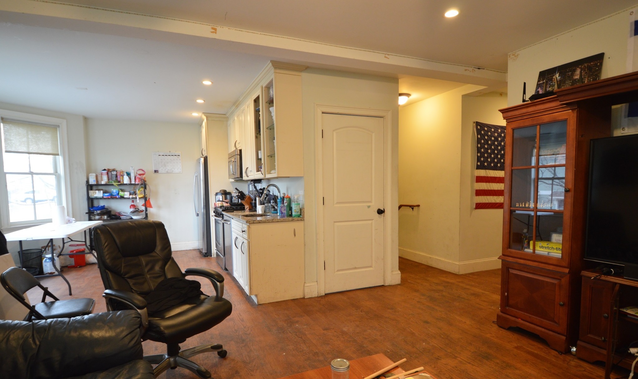 6 bed, 2 bath apartment for rent at 4 Judge St Unit 2, Mission Hill — photo 4 of 16