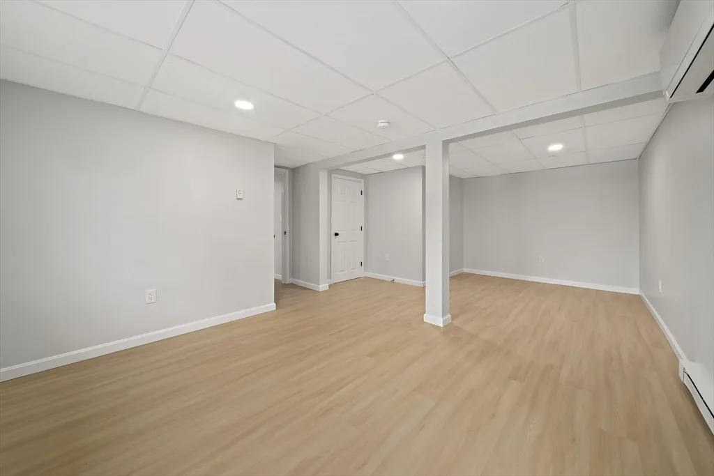 6 Skyview Rd, Woburn