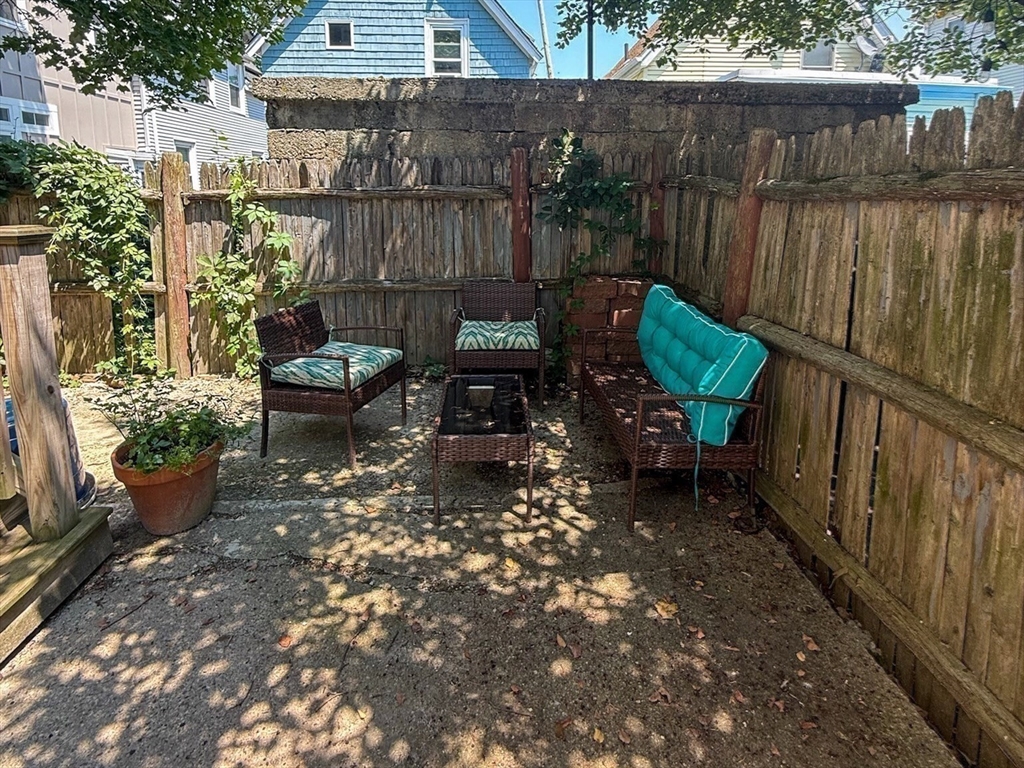 7 Dell St, East Somerville