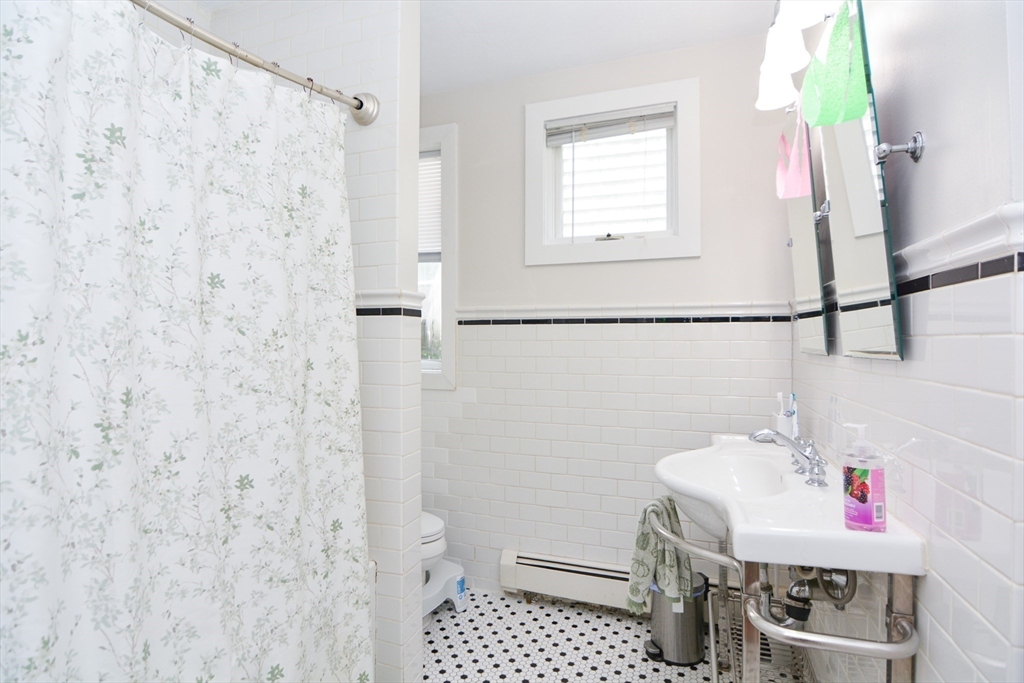 84 Roseclair St, Dorchester