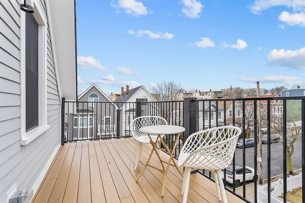 93 Cowper St, East Boston