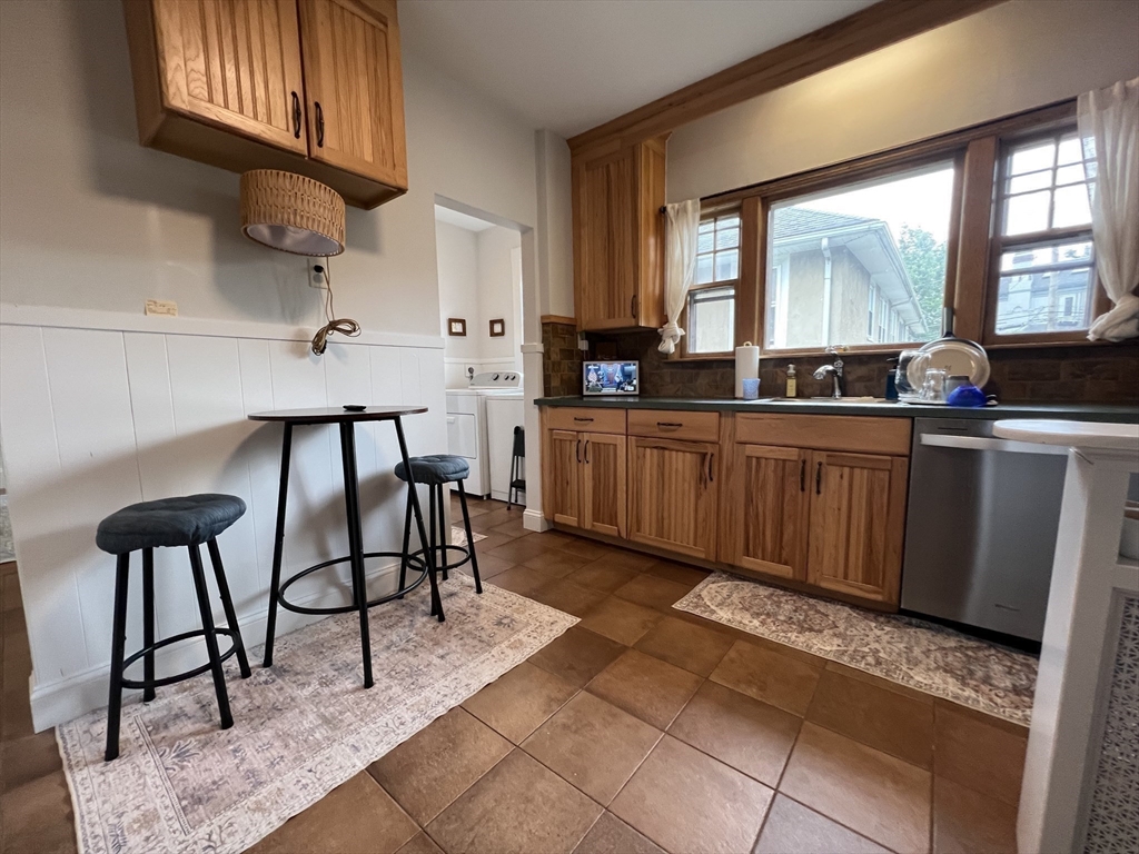 235 White St, Belmont