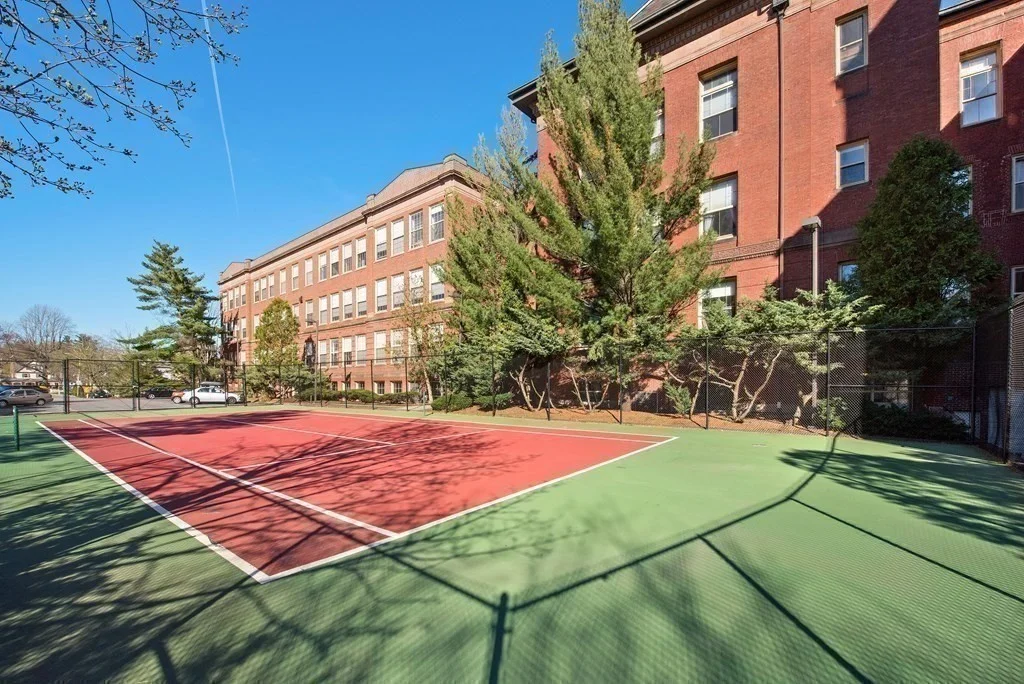 64 Forest St, Medford