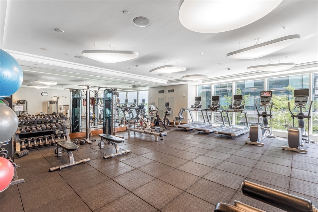 50 Liberty Dr, Seaport District